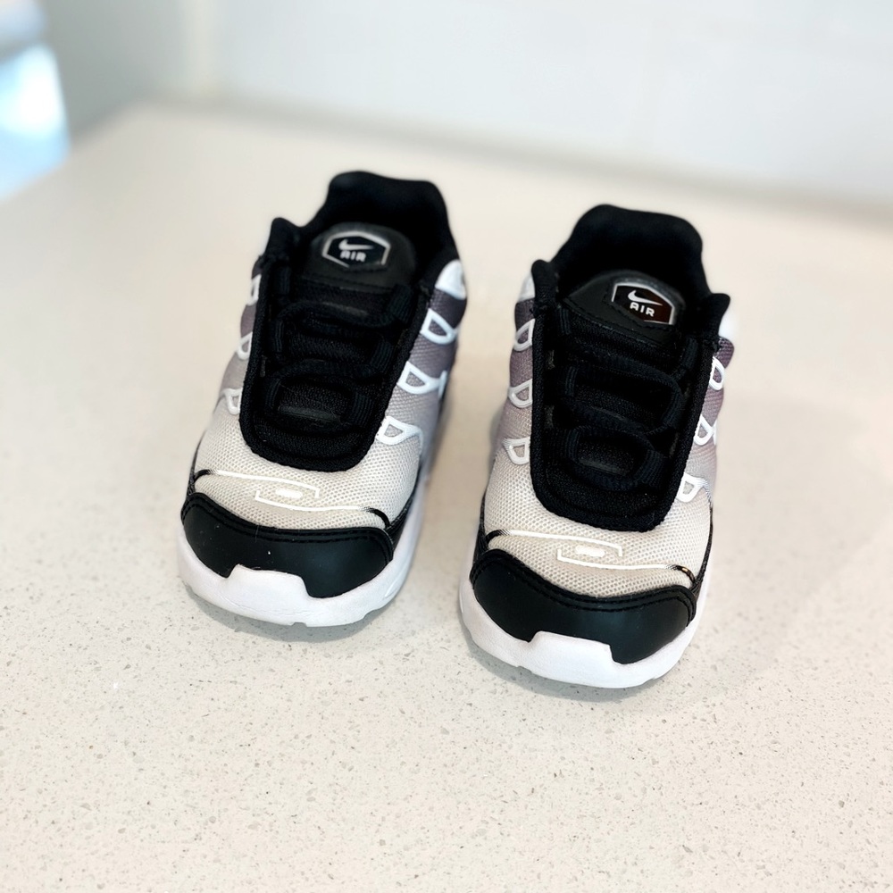 Nike Air Max Plus (Toddler size 6c)